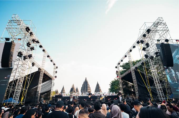 “Bro, Ini Bukan Cuma Konser, Ini Pengalaman 4D!” Saat Musisi Papan Atas Indonesia Kolaborasi dengan Digital Twin di Panggung Jakarta